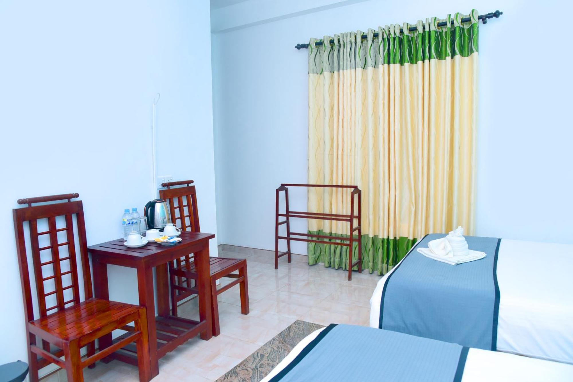 Heavens Gate Ella Hotel Phòng bức ảnh